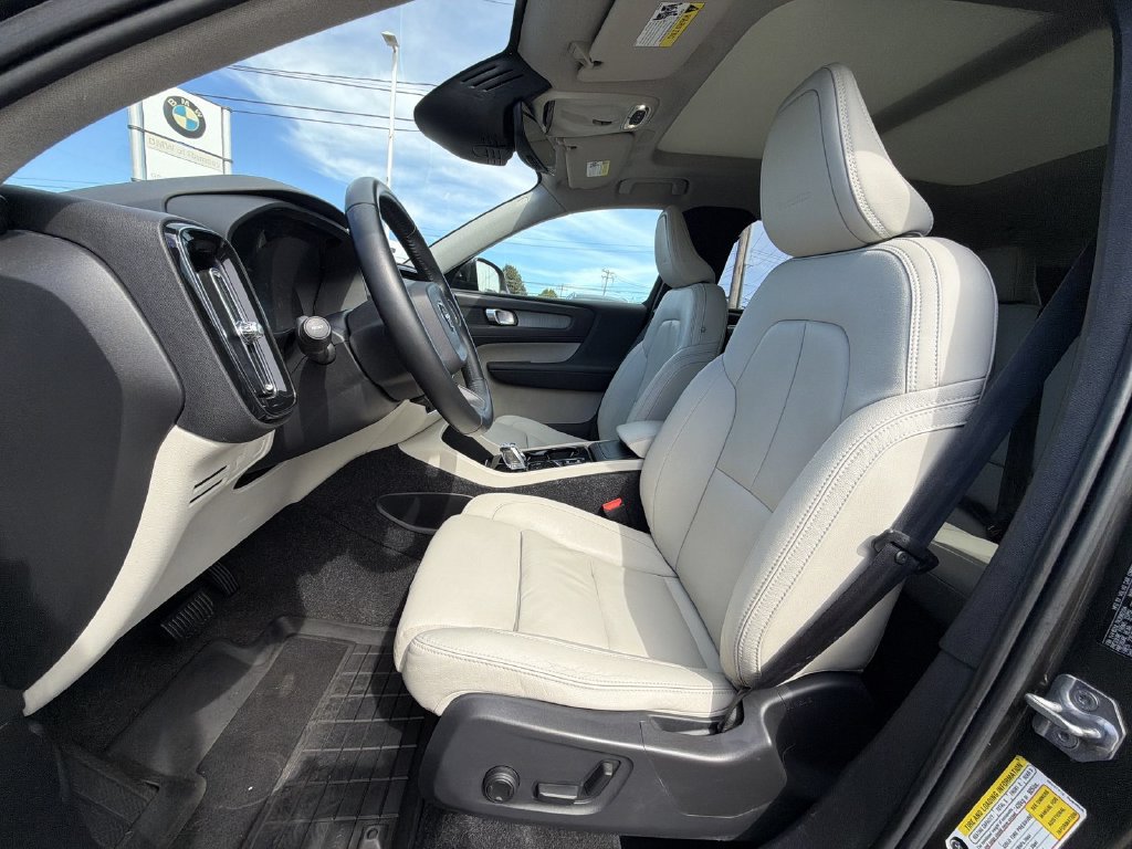 Used 2019 Volvo XC40 T5 Inscription AWD/4WD image 19