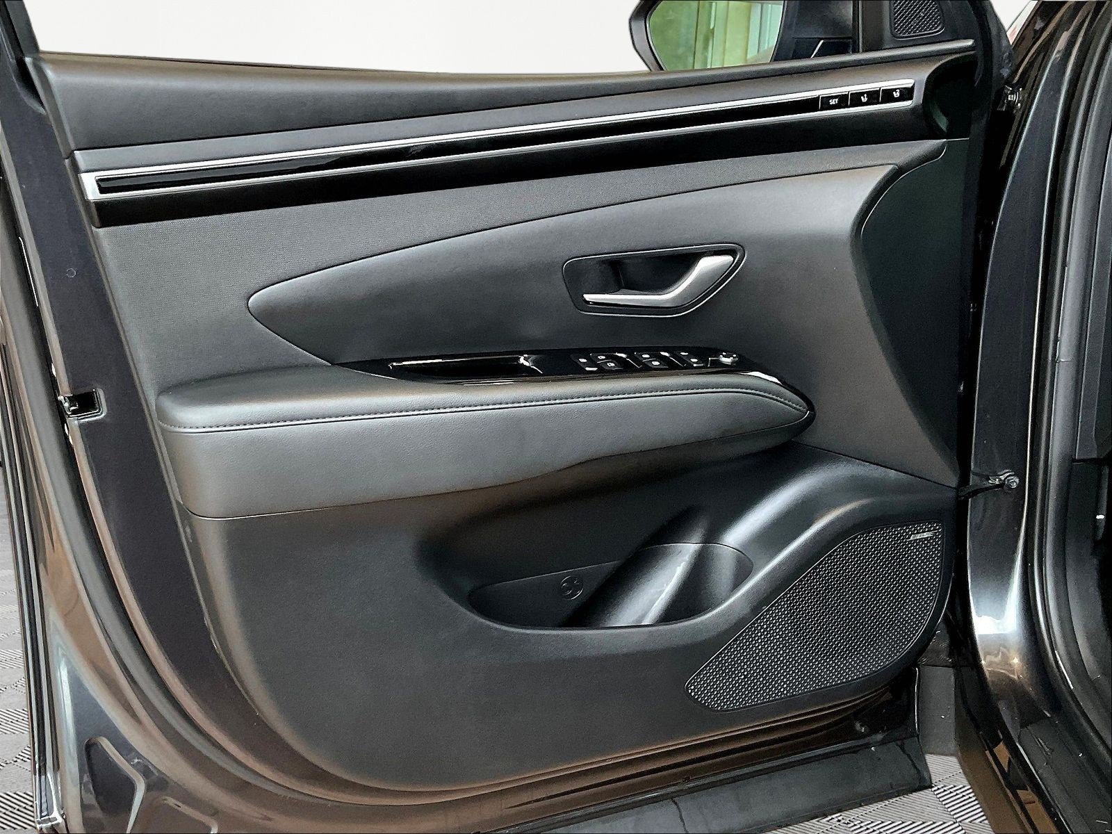 Used 2024 Hyundai Tucson Limited FWD image 19