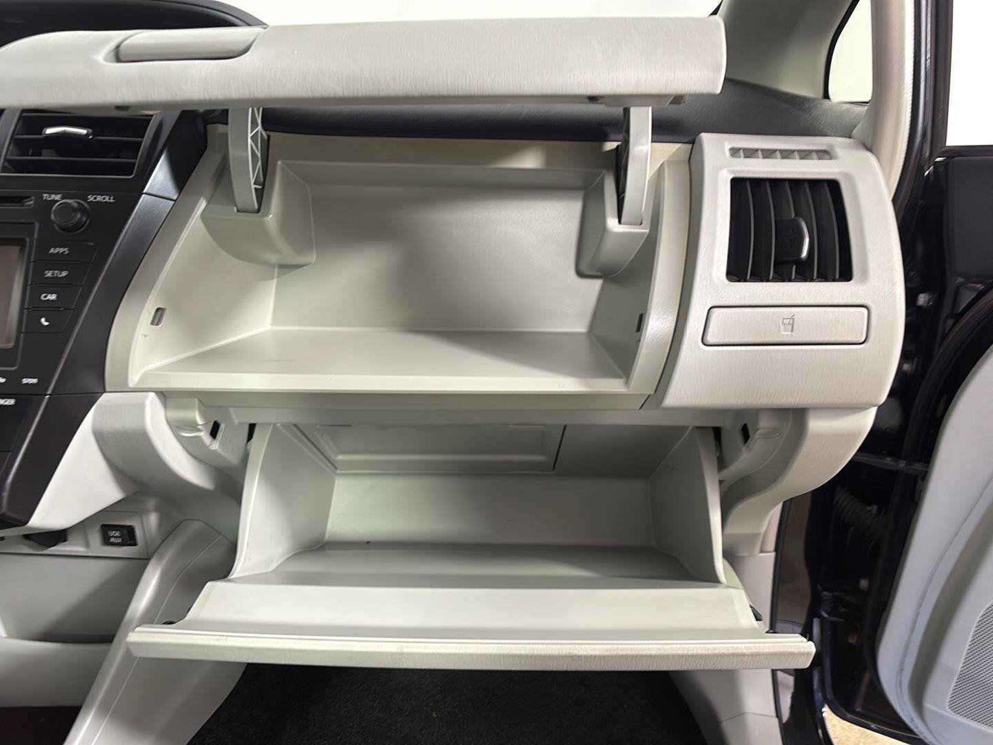 Used 2014 Toyota Prius V Three FWD image 25