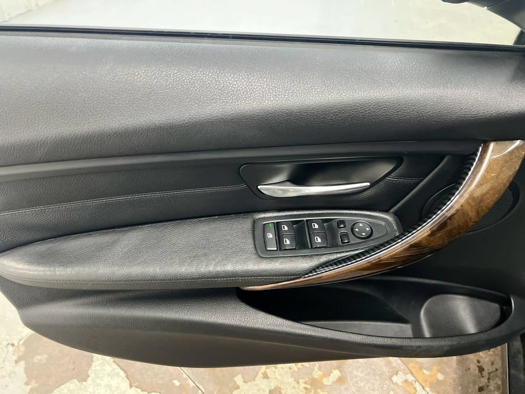 Used 2015 BMW 328i xDrive Sedan AWD/4WD image 20