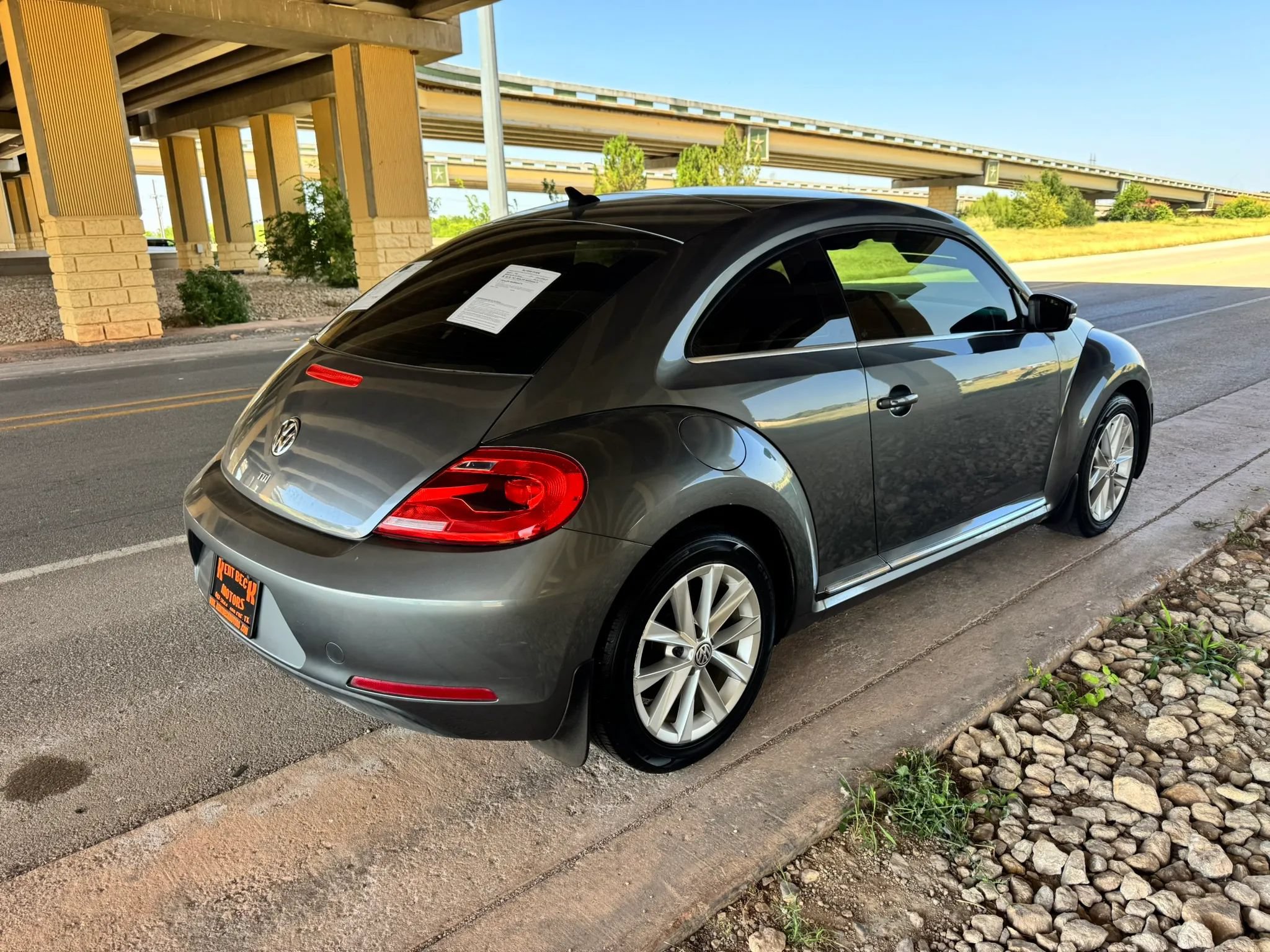 Used 2014 Volkswagen Beetle TDI FWD image 3