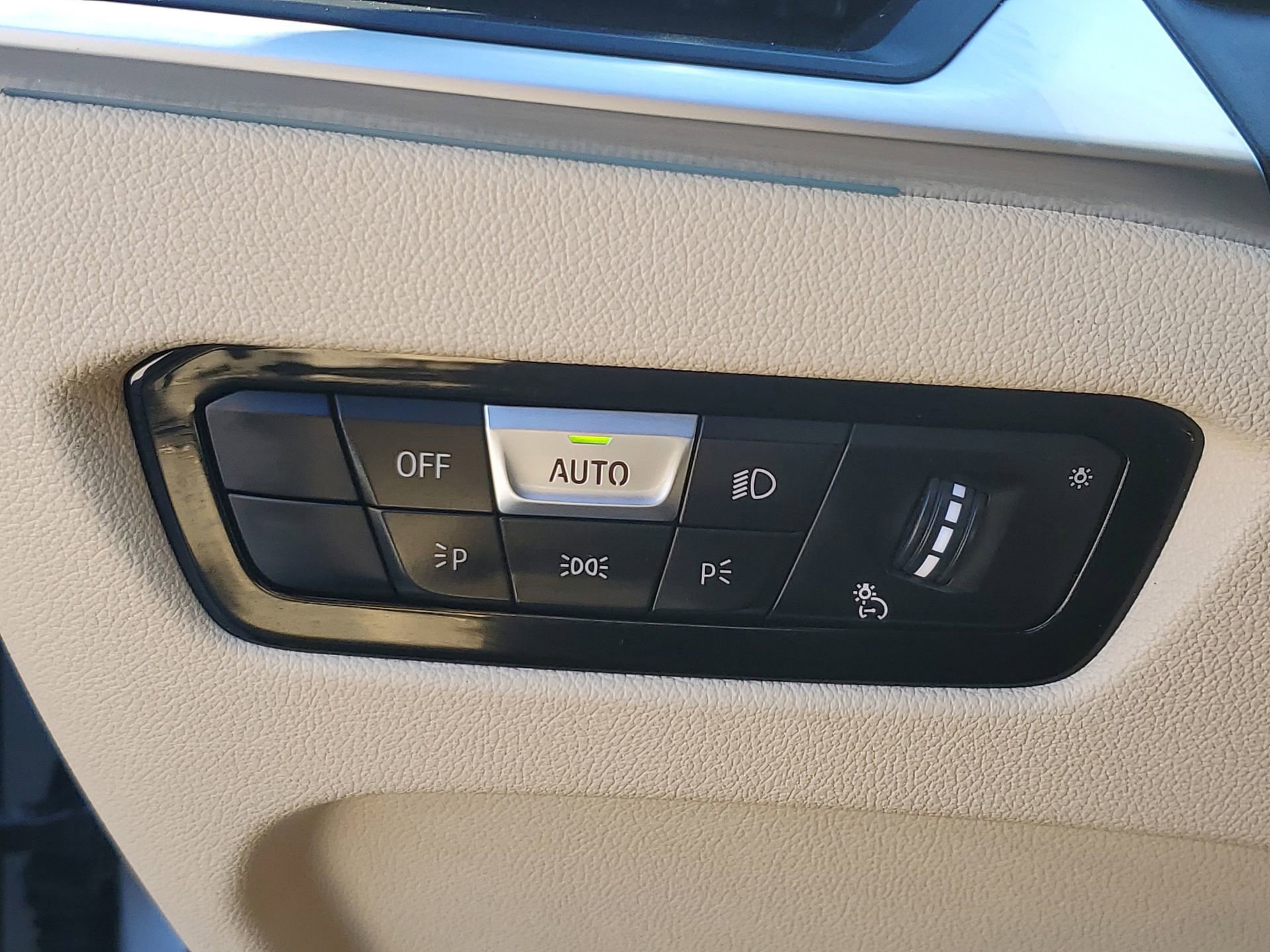 Used 2023 BMW 330e w/ Driving Assistance Package image 20