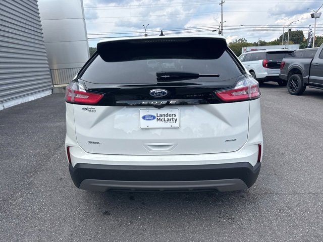 Used 2023 Ford Edge SEL w/ Convenience Package image 4