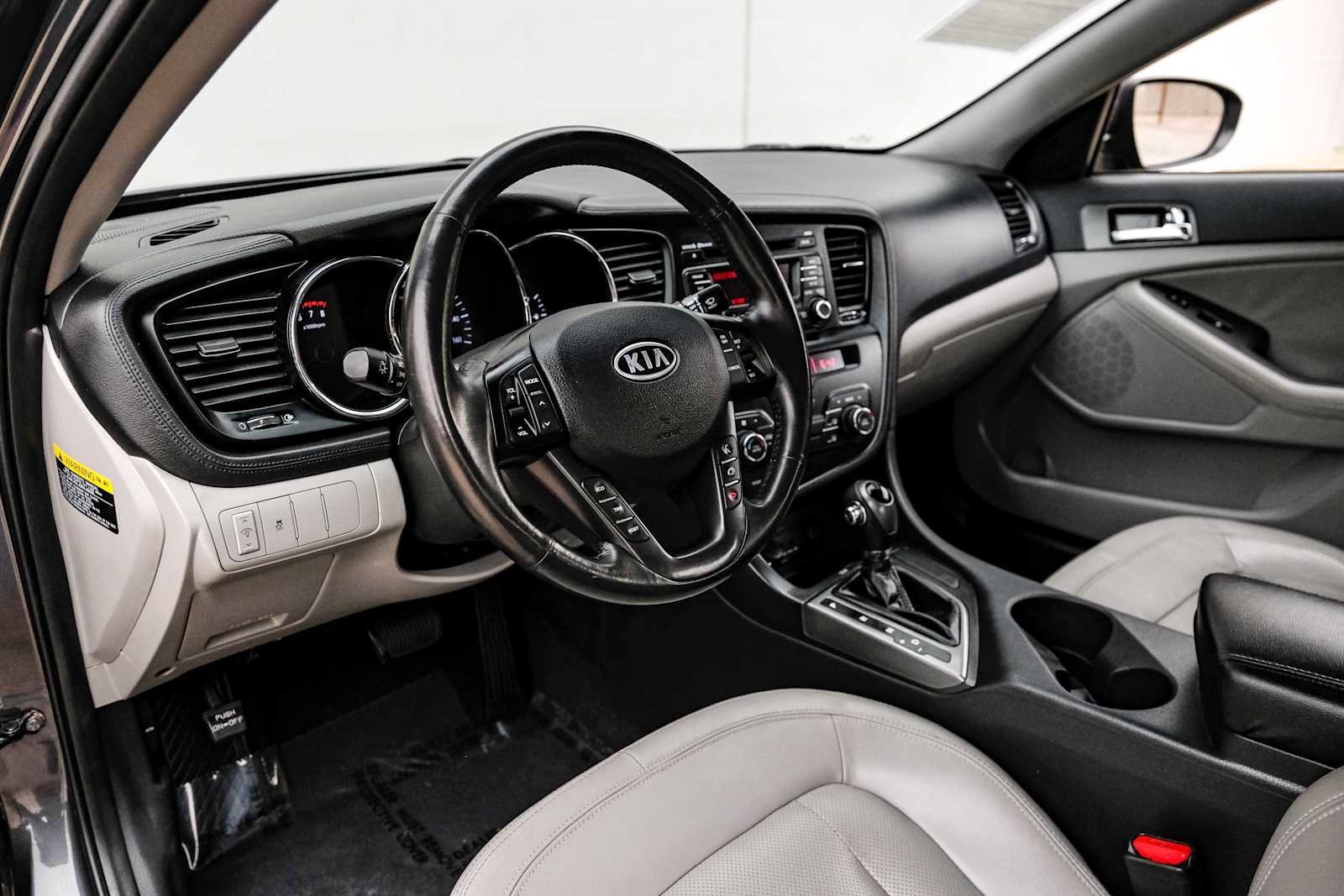 Used 2011 Kia Optima EX image 3