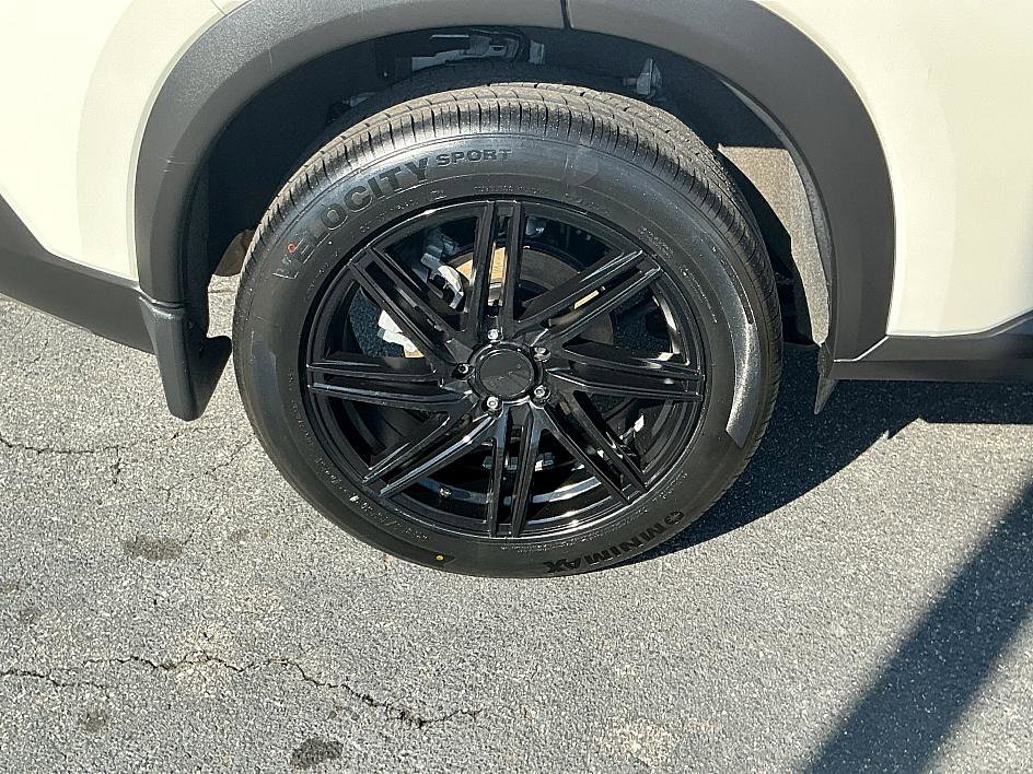 Certified 2023 Nissan Rogue SV image 9