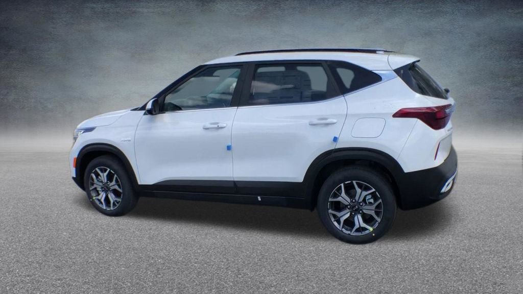 Used 2021 Kia Seltos EX image 16