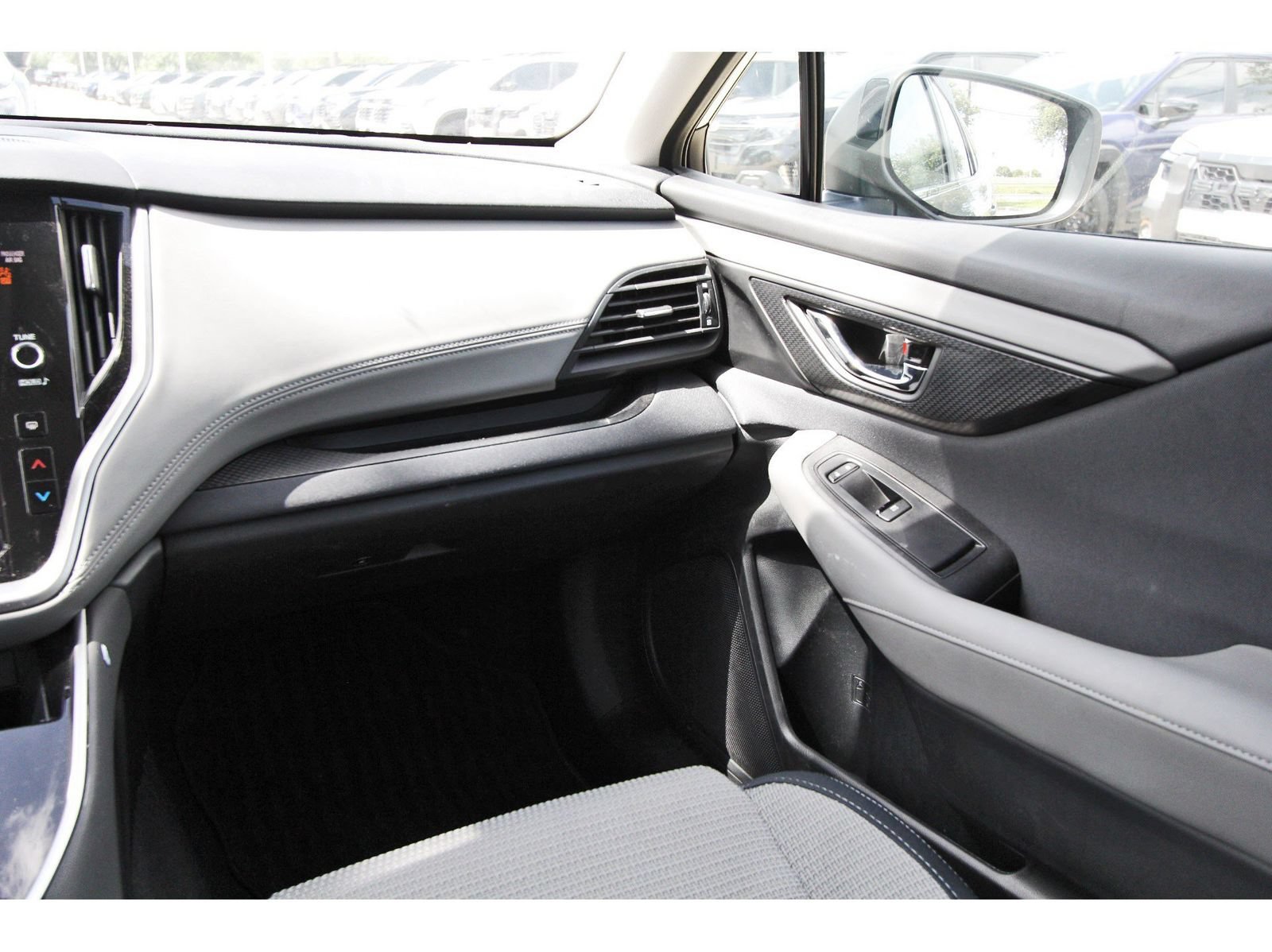 Used 2024 Subaru Outback Premium AWD/4WD image 10