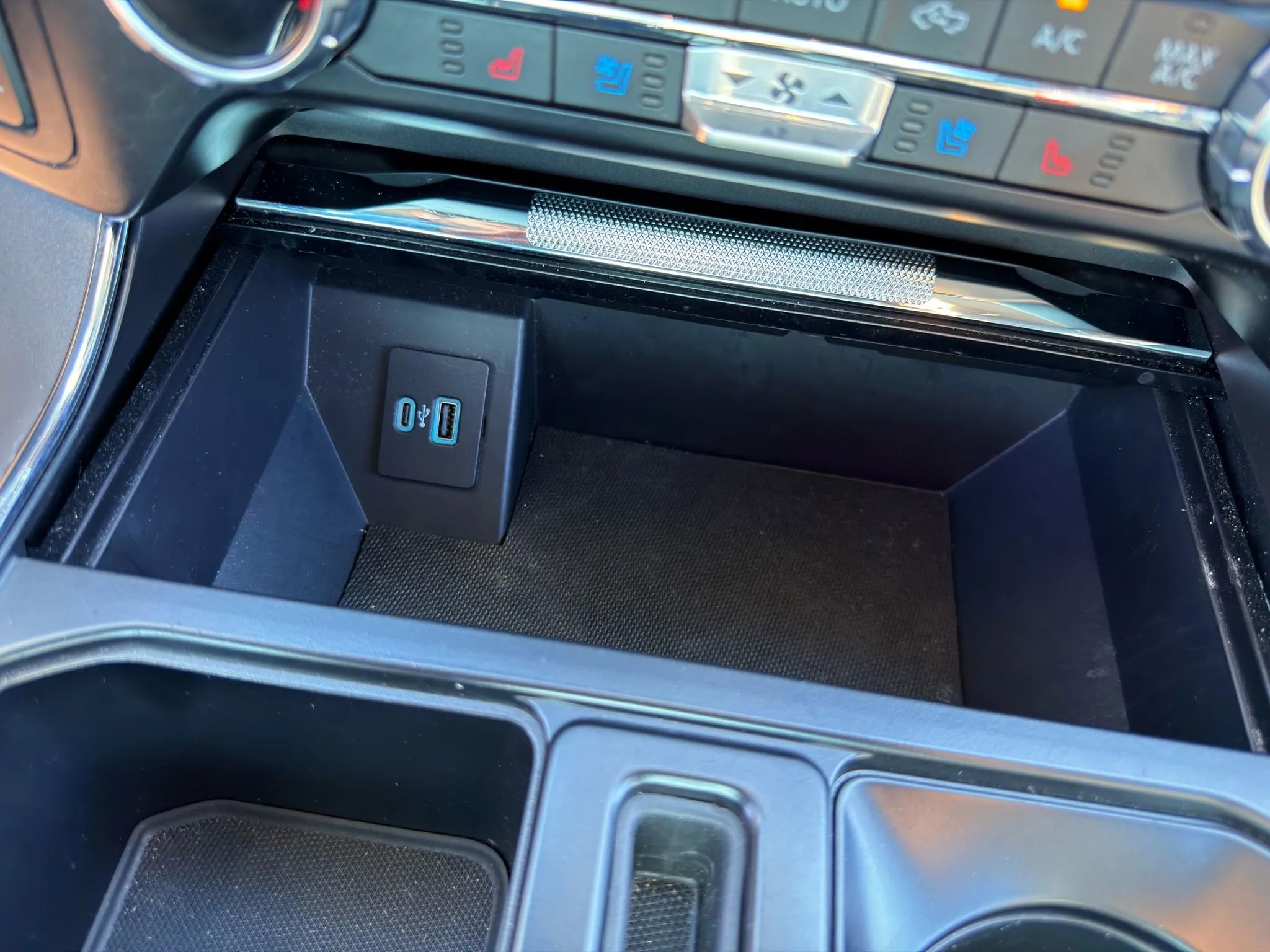 Used 2023 Ford F150 Lariat w/ Trailer Tow Package image 25