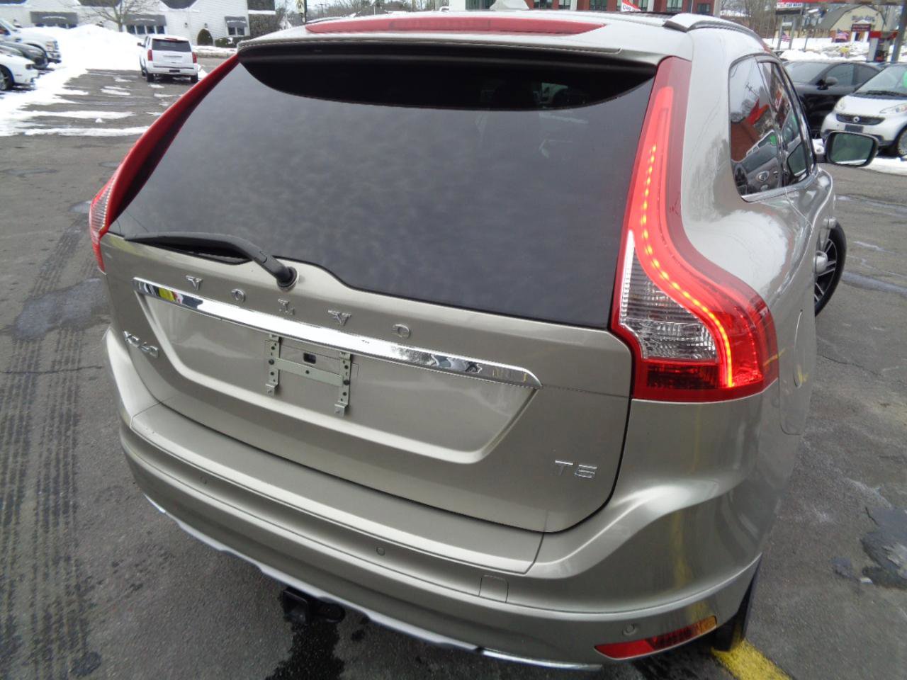 Used 2016 Volvo XC60 T5 Platinum w/ Protection Package FWD image 19