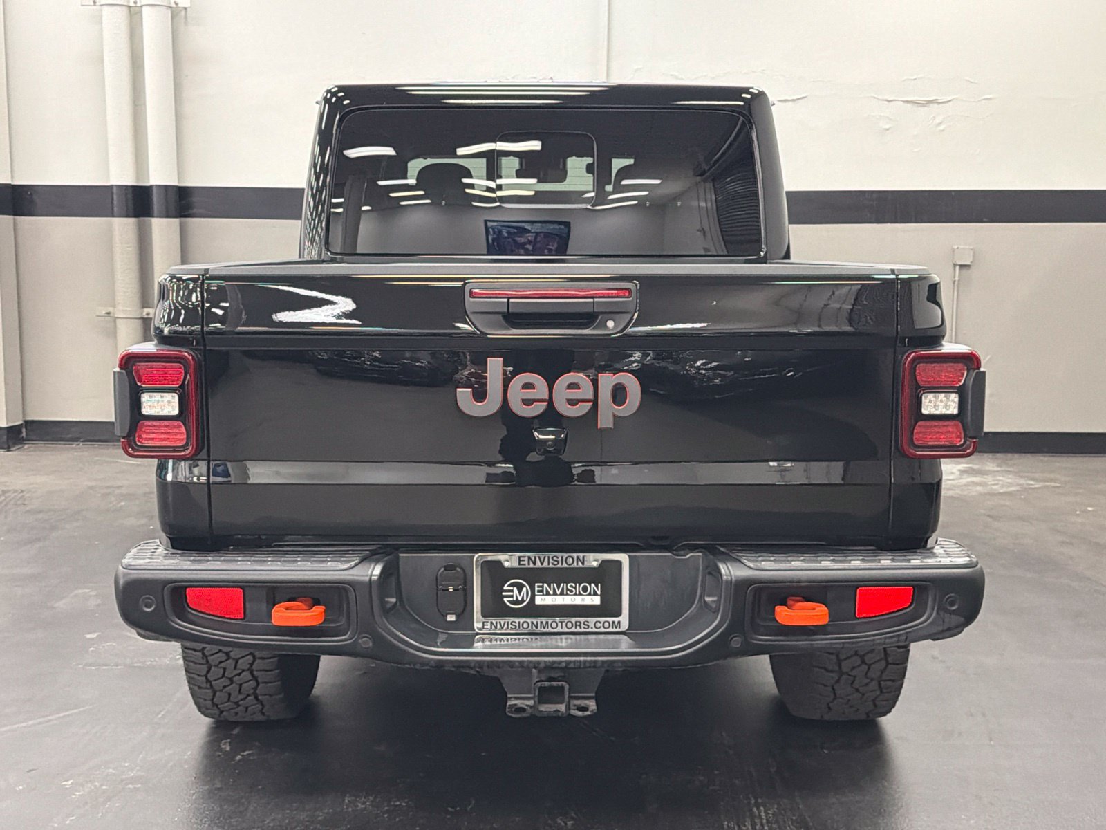 Used 2025 Jeep Gladiator Mojave AWD/4WD image 11