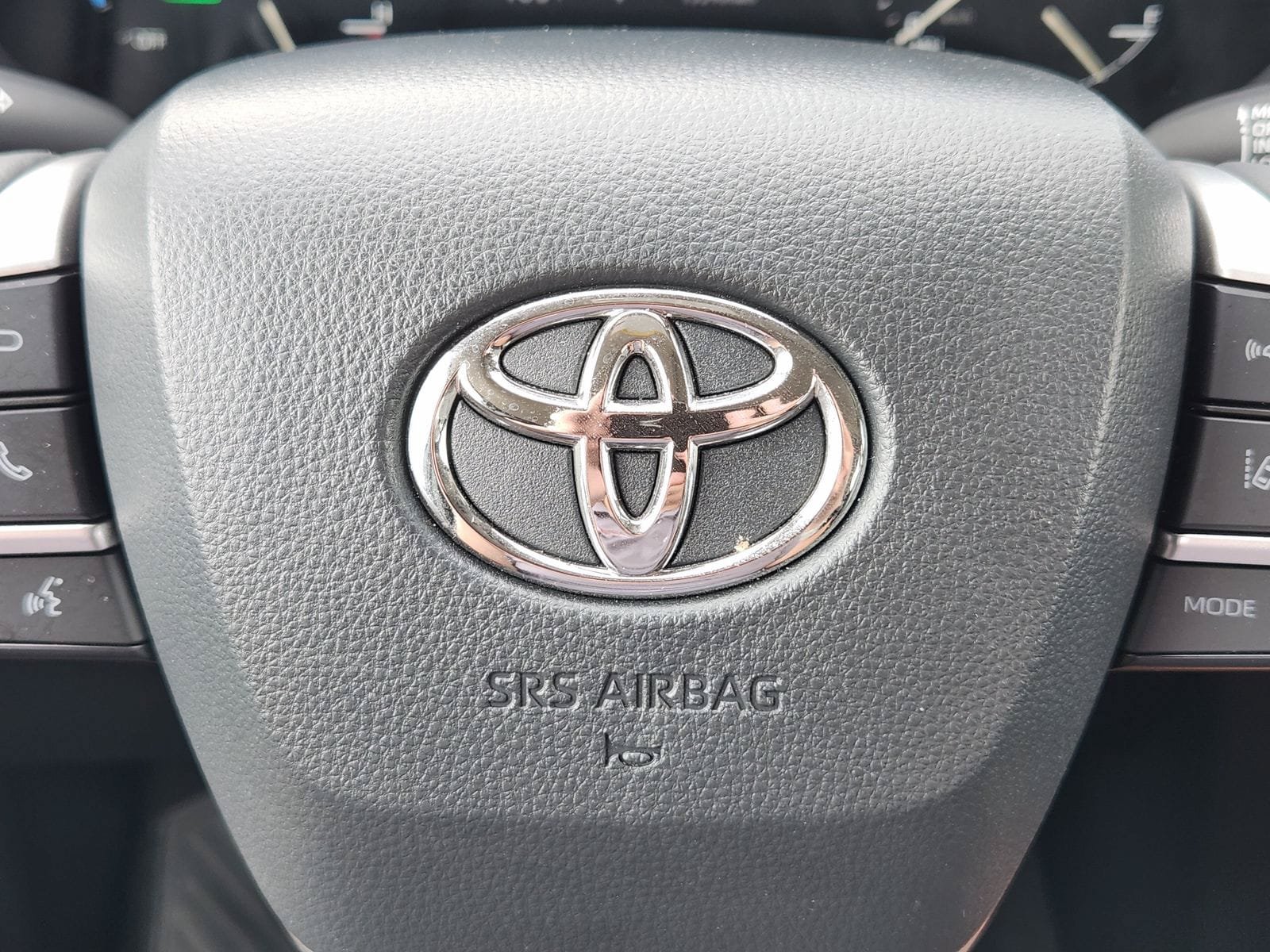 Used 2026 Toyota Sienna XLE FWD image 35