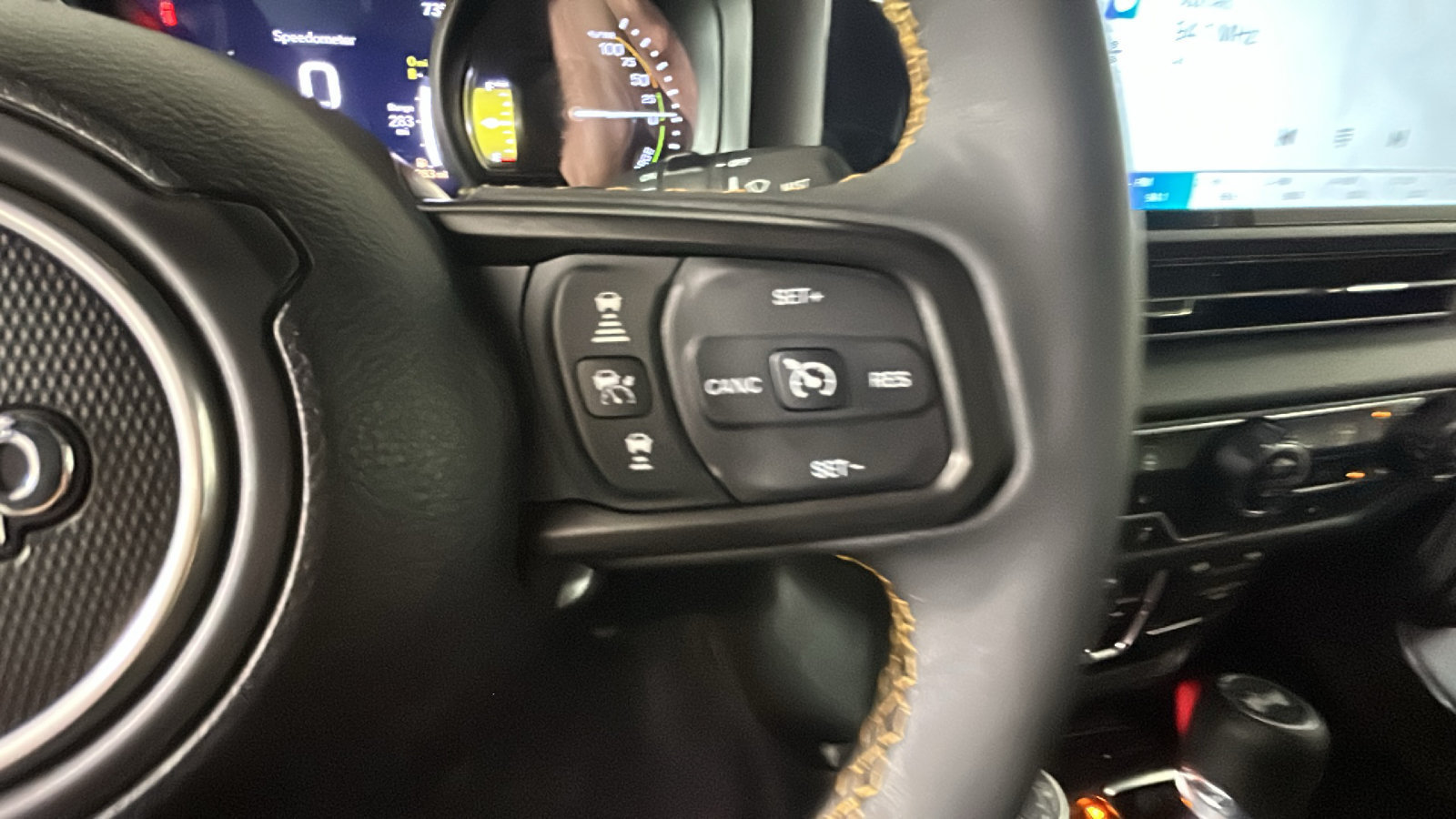 Used 2024 Jeep Wrangler Unlimited w/ Convenience Group AWD/4WD image 20