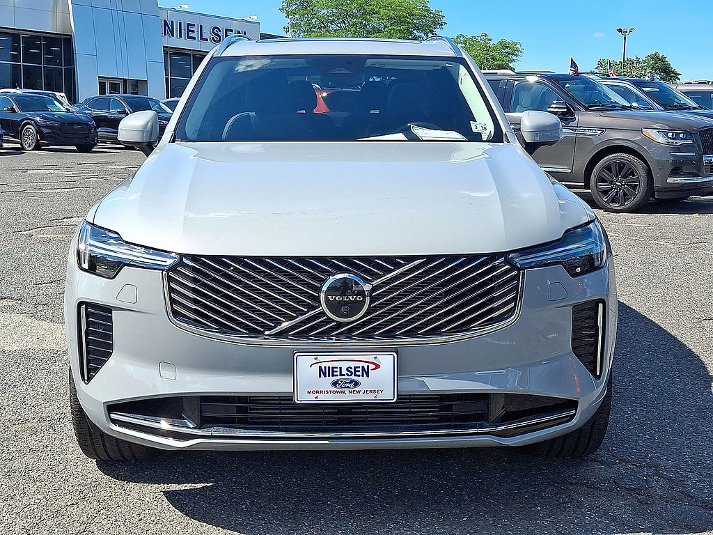 Used 2025 Volvo XC90 T8 Plus w/ Protection Package Premier AWD/4WD image 35