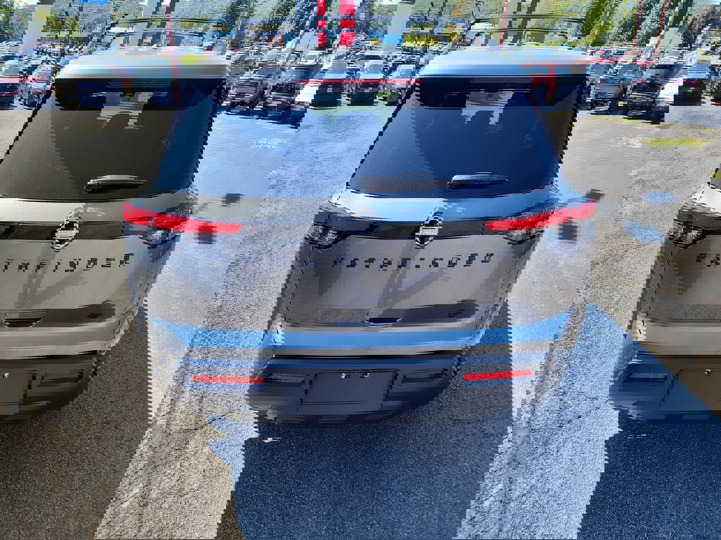 New 2025 Nissan Pathfinder SV w/ Black Appearance Package image 7