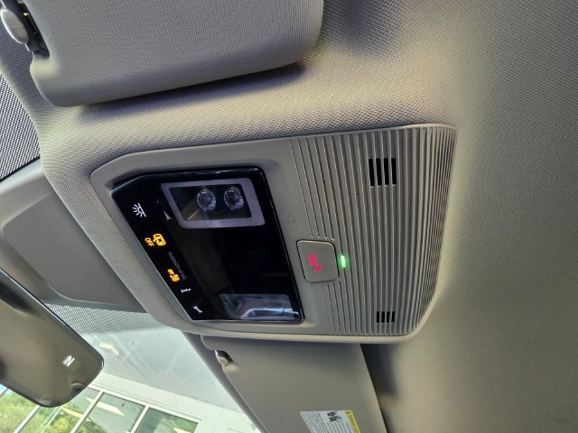Used 2024 Volkswagen Atlas SE FWD image 32