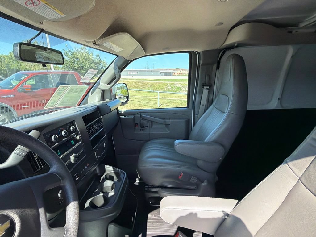 Used 2025 Chevrolet Express 2500 Extended w/ Driver Convenience Package RWD image 34