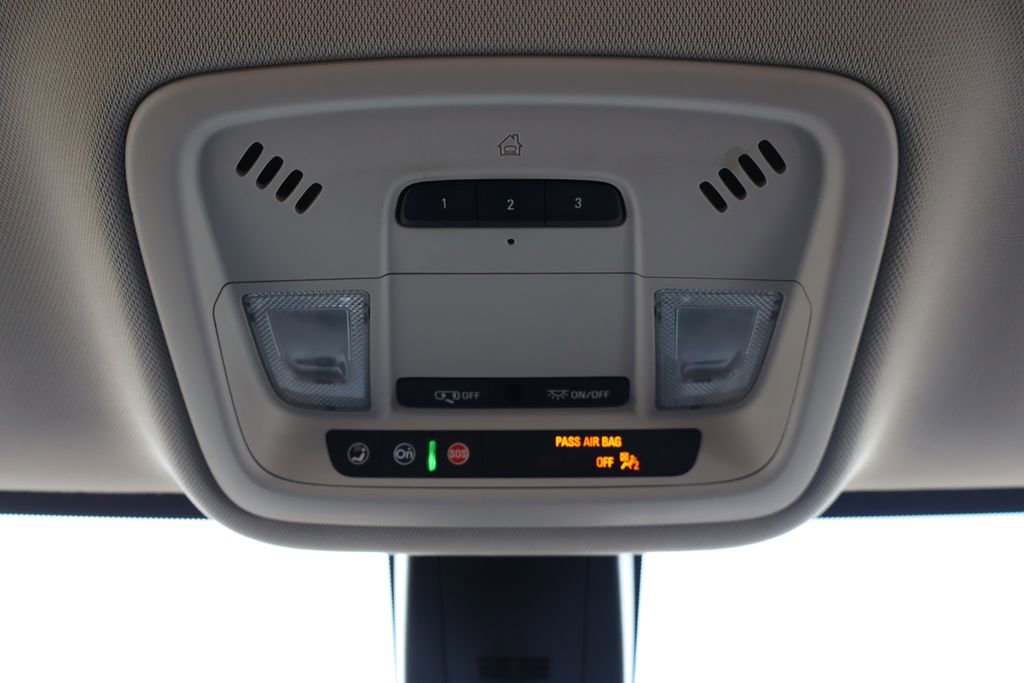 Used 2020 Chevrolet Traverse LT FWD image 16