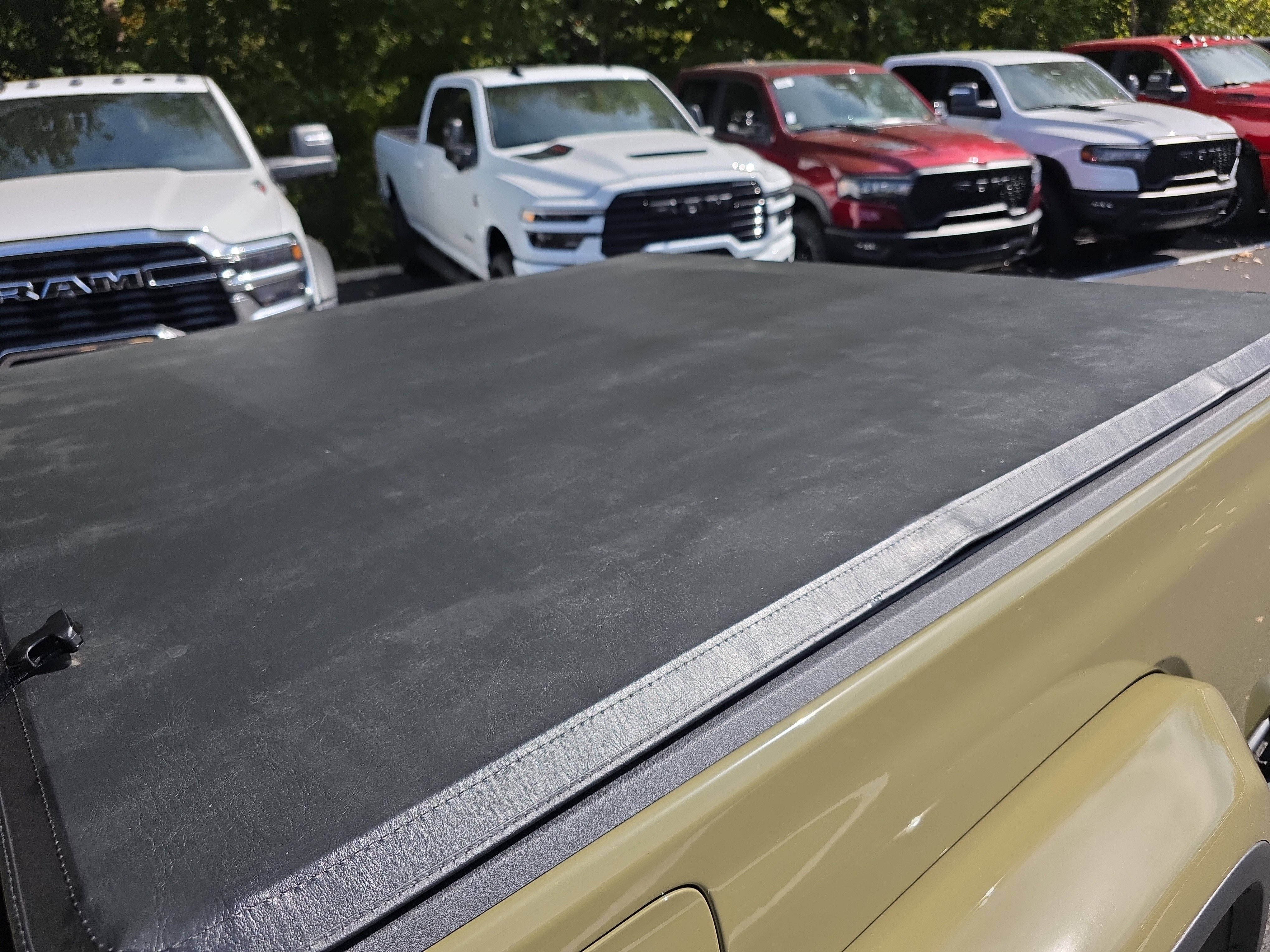 New 2025 Jeep Gladiator Mojave image 15