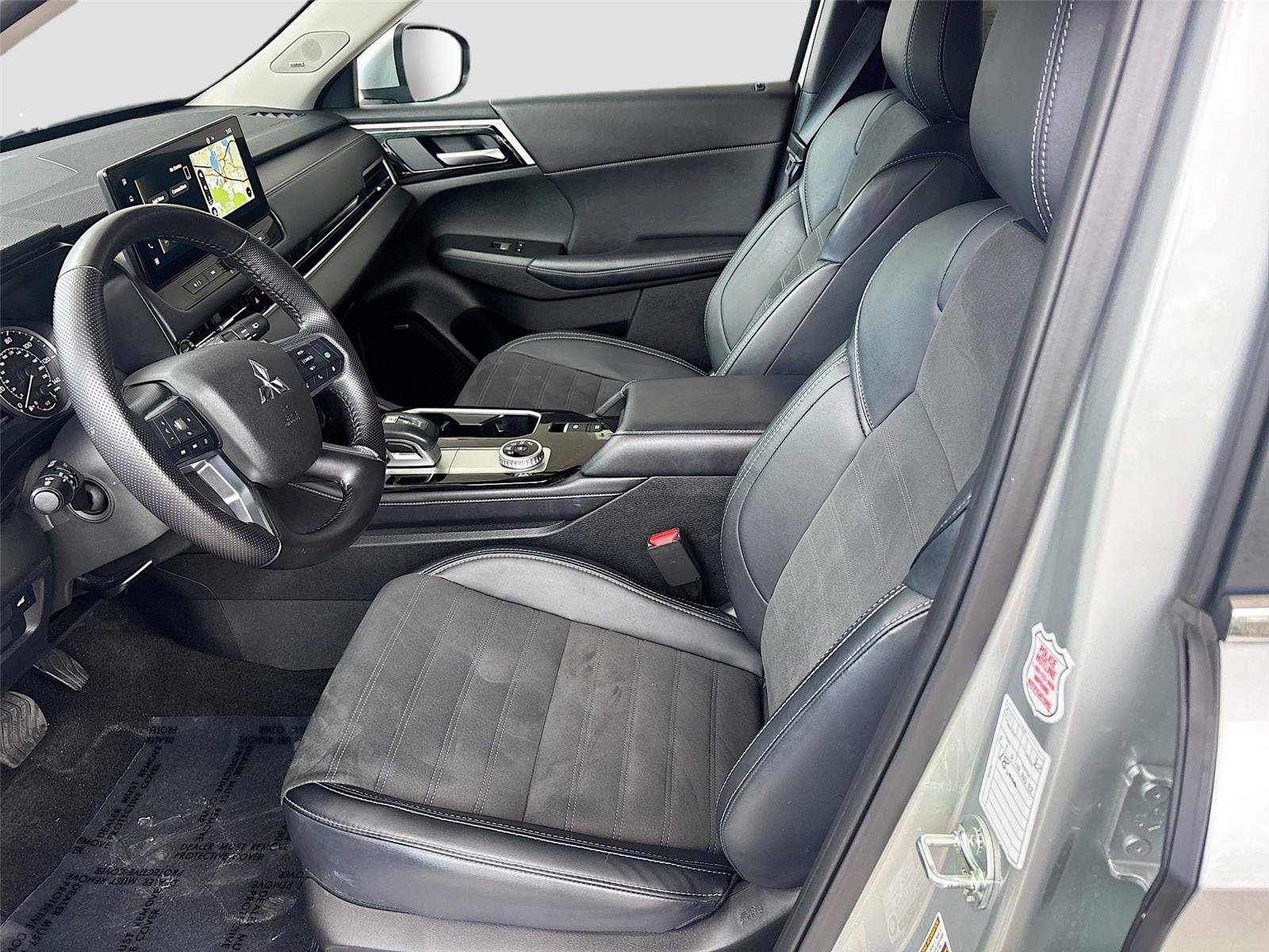 Used 2025 Mitsubishi Outlander SE FWD image 22
