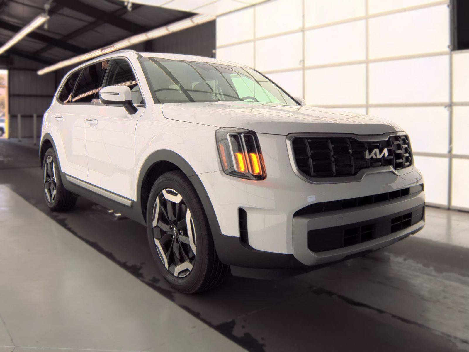 Used 2025 Kia Telluride S
