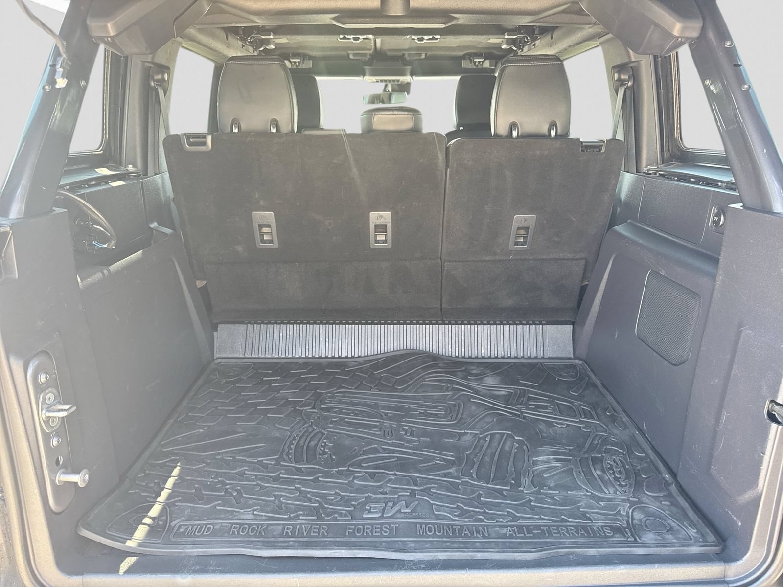 Used 2023 Ford Bronco Wildtrak AWD/4WD image 39