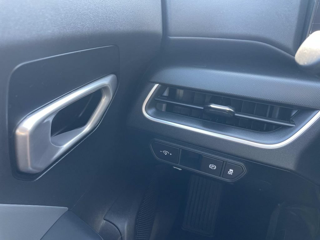 Used 2025 Kia K4 FWD image 32