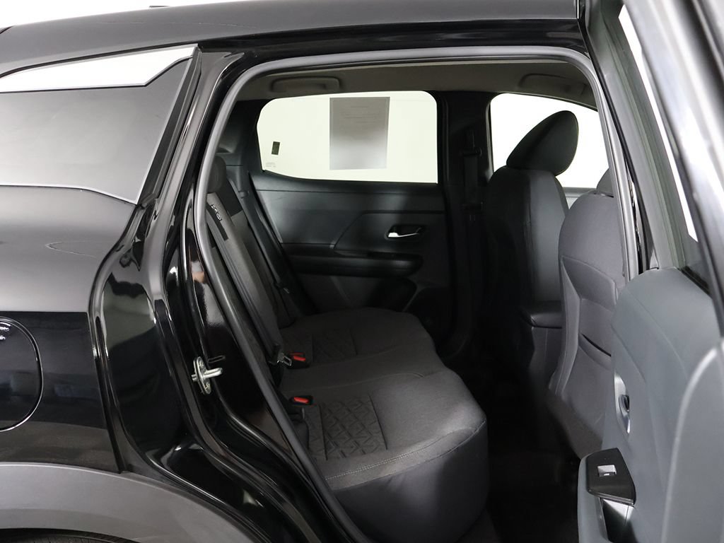 Used 2025 Nissan Kicks SV AWD/4WD image 30