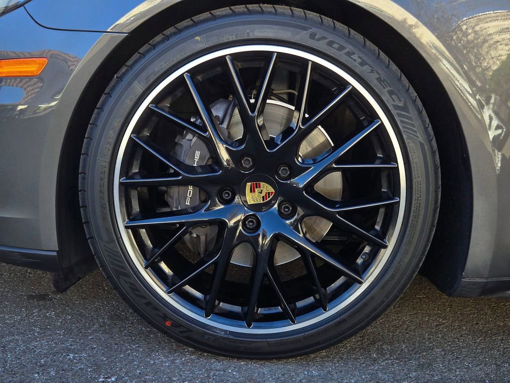 Used 2018 Porsche Panamera 4 AWD/4WD image 9