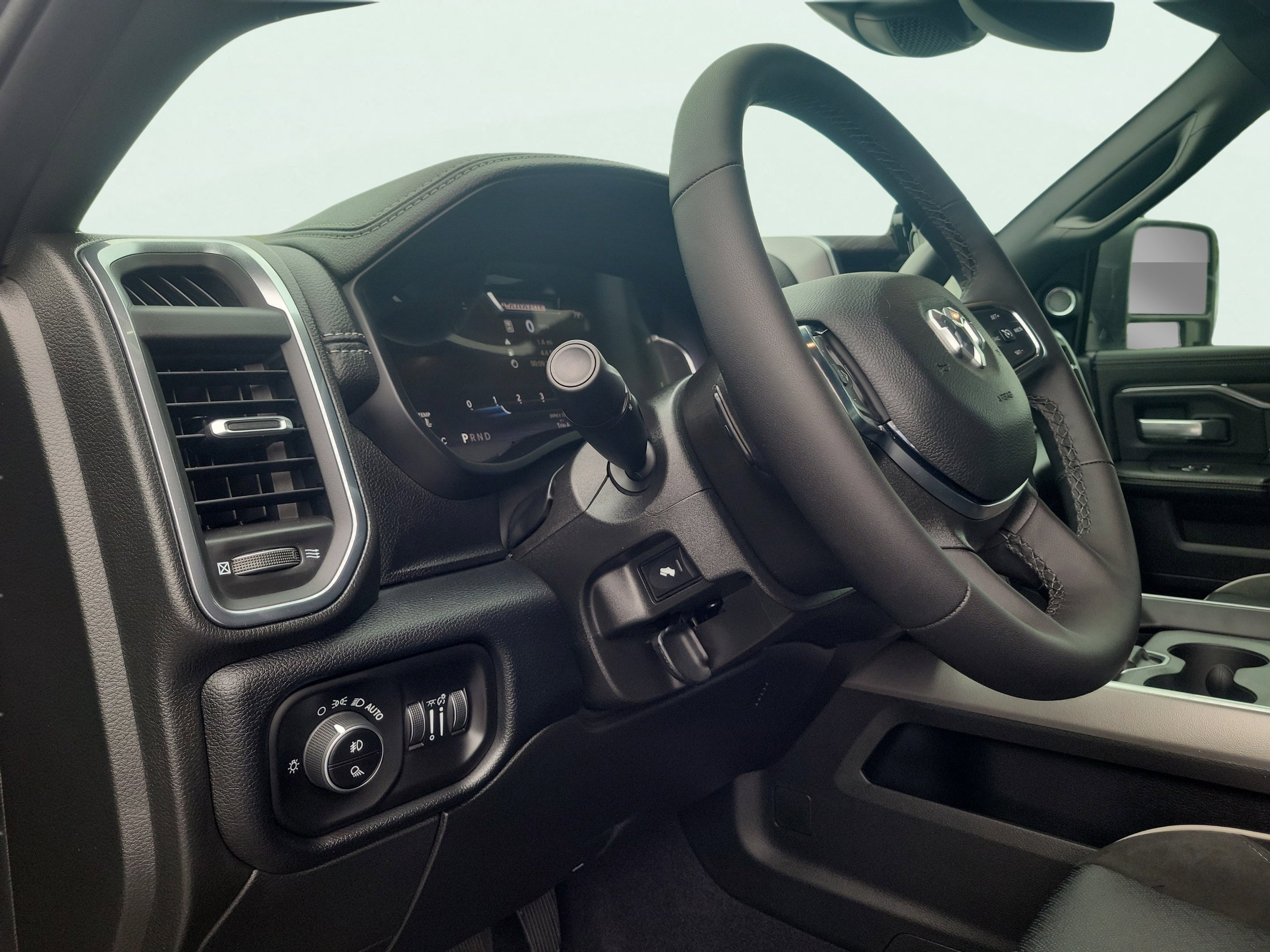 New 2026 RAM 2500 Laramie AWD/4WD image 25