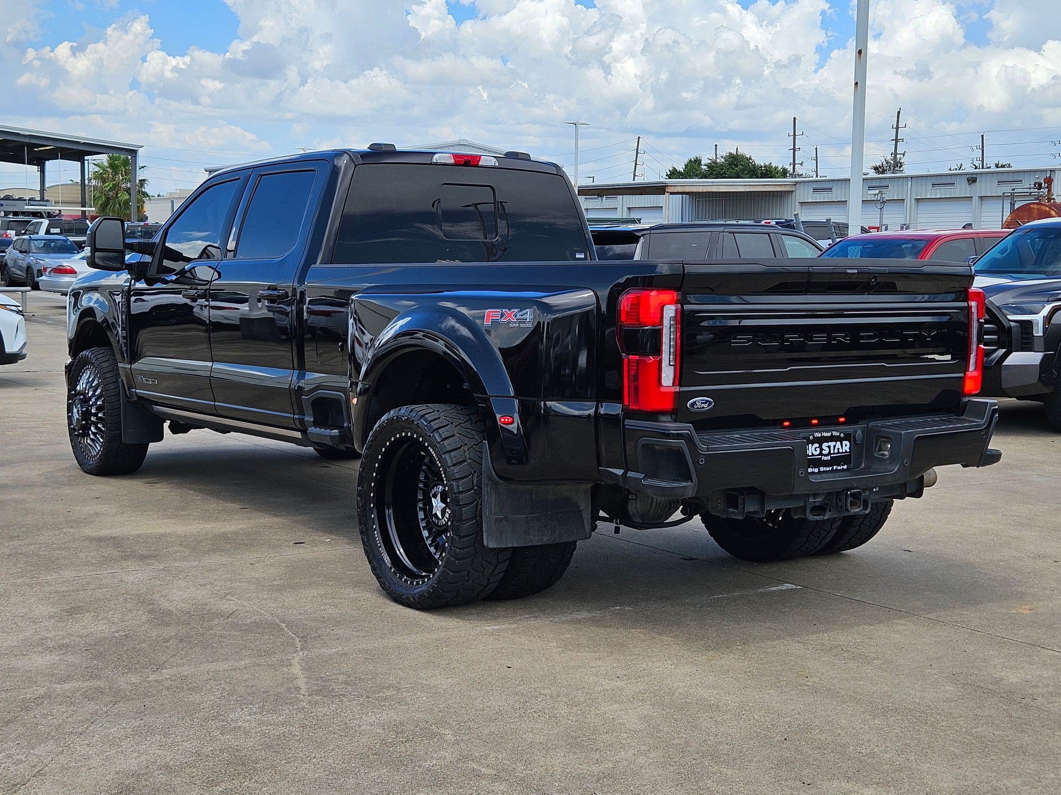 Used 2025 Ford F350 Platinum AWD/4WD image 6