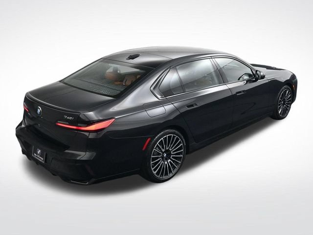 New 2026 BMW 740i w/ Executive Package RWD image 32