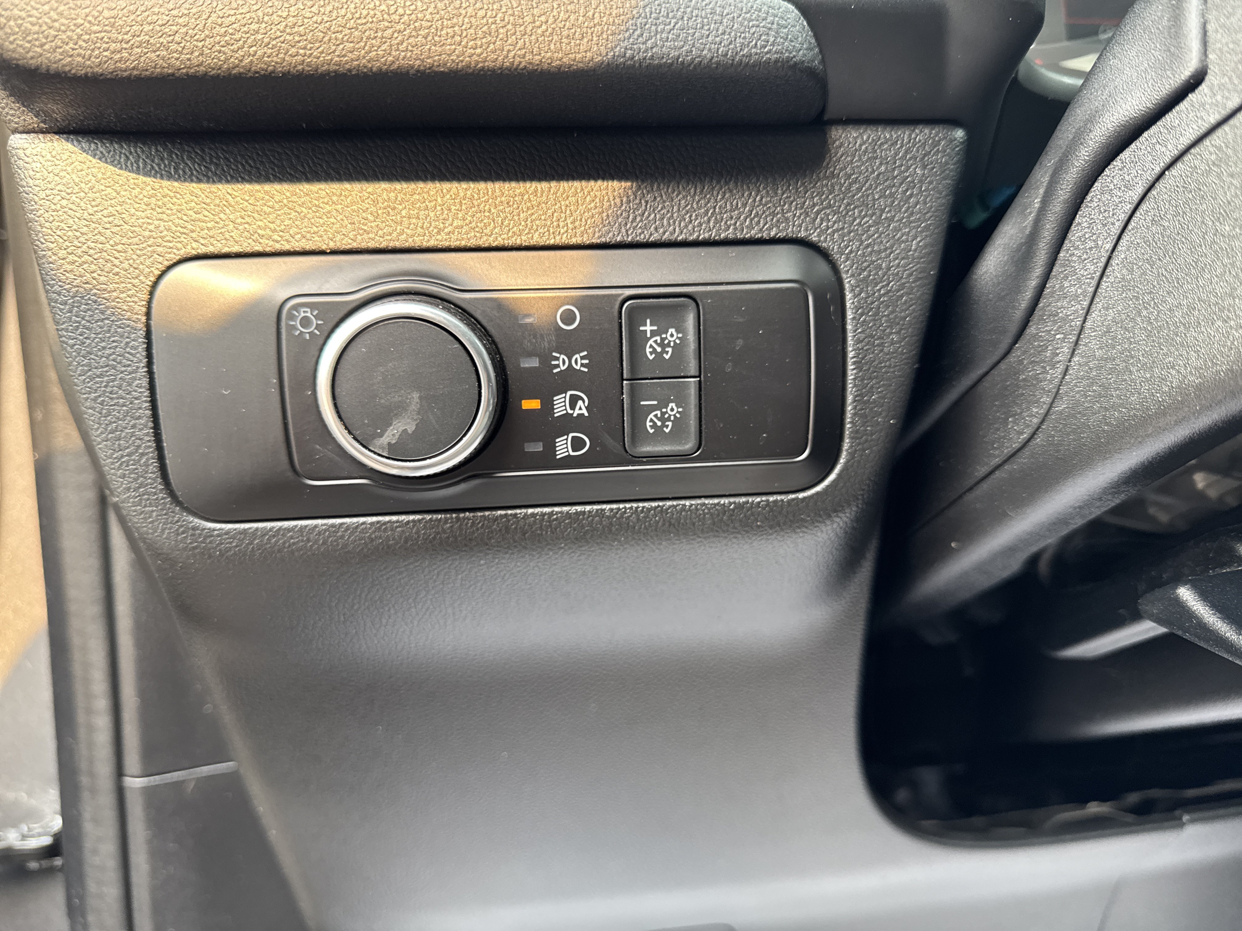 Used 2022 Ford Escape SE w/ Cold Weather Package AWD/4WD image 10