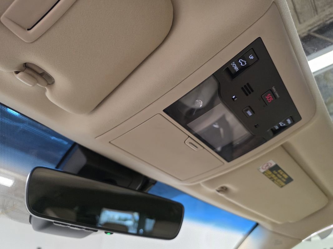 Used 2017 Lexus LX 570 4WD w/ Luxury Package image 41