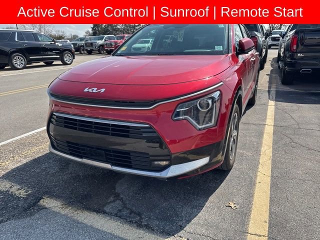 Used 2025 Kia Niro SX image 1