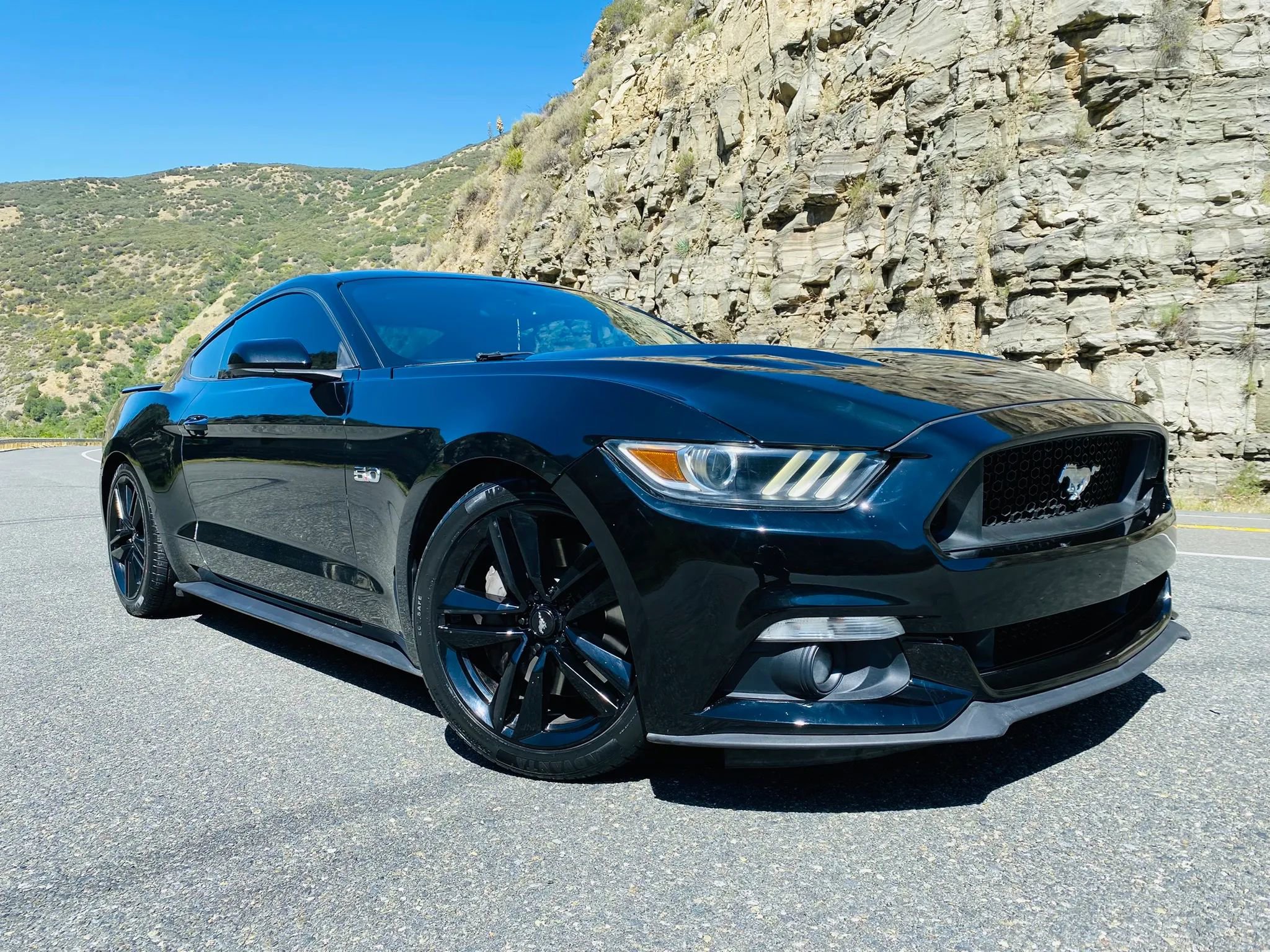 Used 2016 Ford Mustang GT RWD image 1