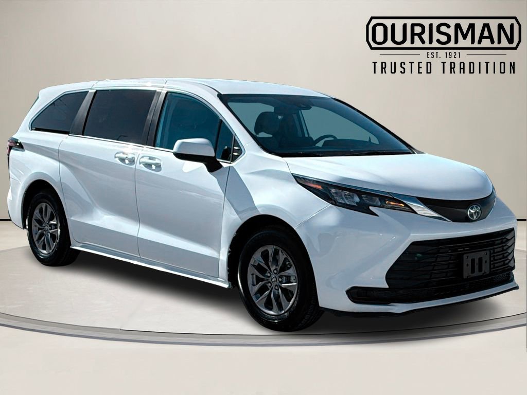 Used 2024 Toyota Sienna LE video 1