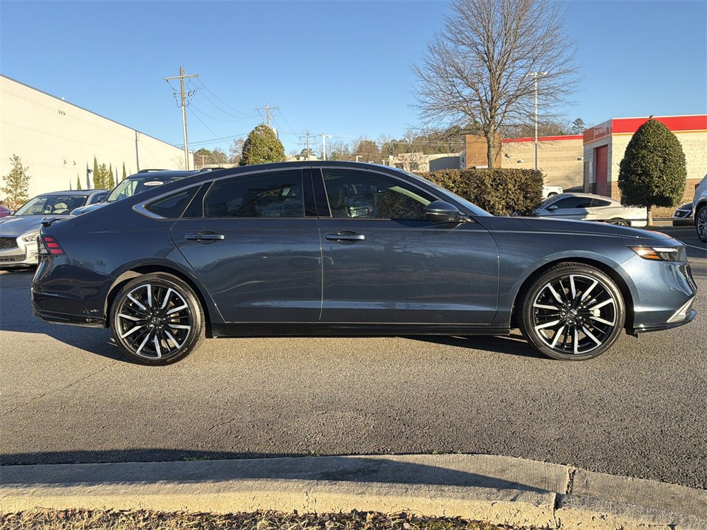 Used 2024 Honda Accord Touring image 2