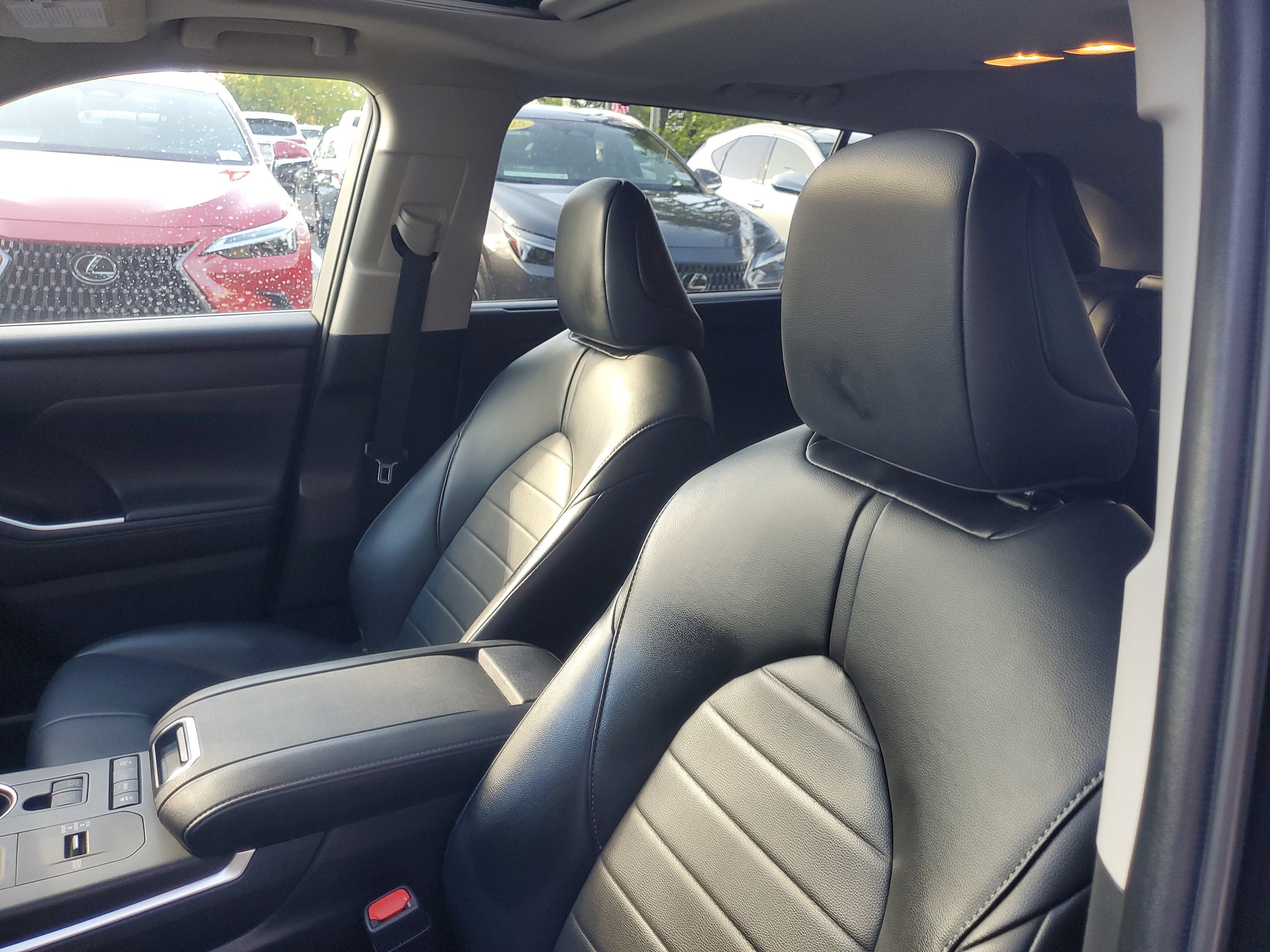 Used 2022 Toyota Highlander XLE image 18