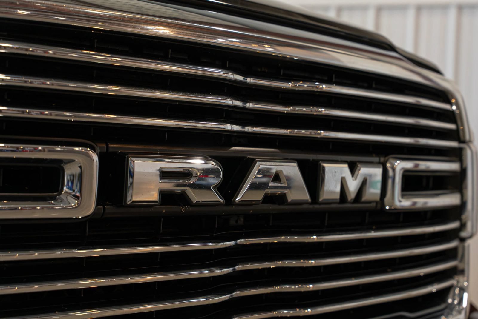 Used 2023 RAM 3500 Laramie AWD/4WD image 4