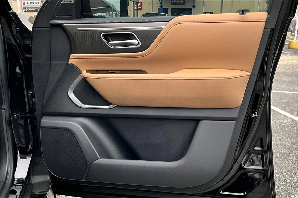 New 2026 INFINITI QX80 Luxe w/ Cargo Package AWD/4WD image 17