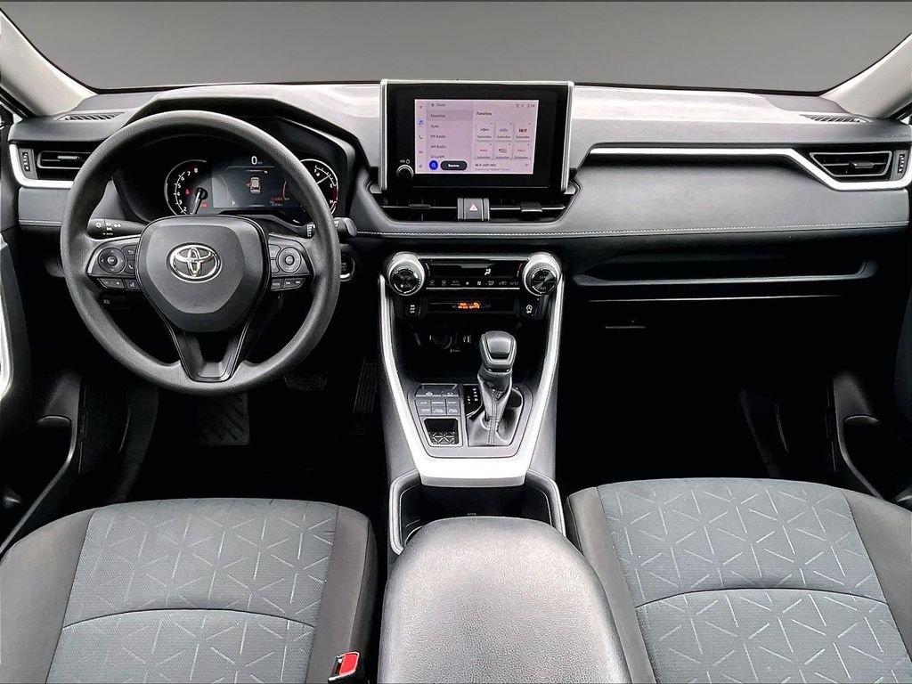 Used 2025 Toyota RAV4 XLE AWD/4WD image 21