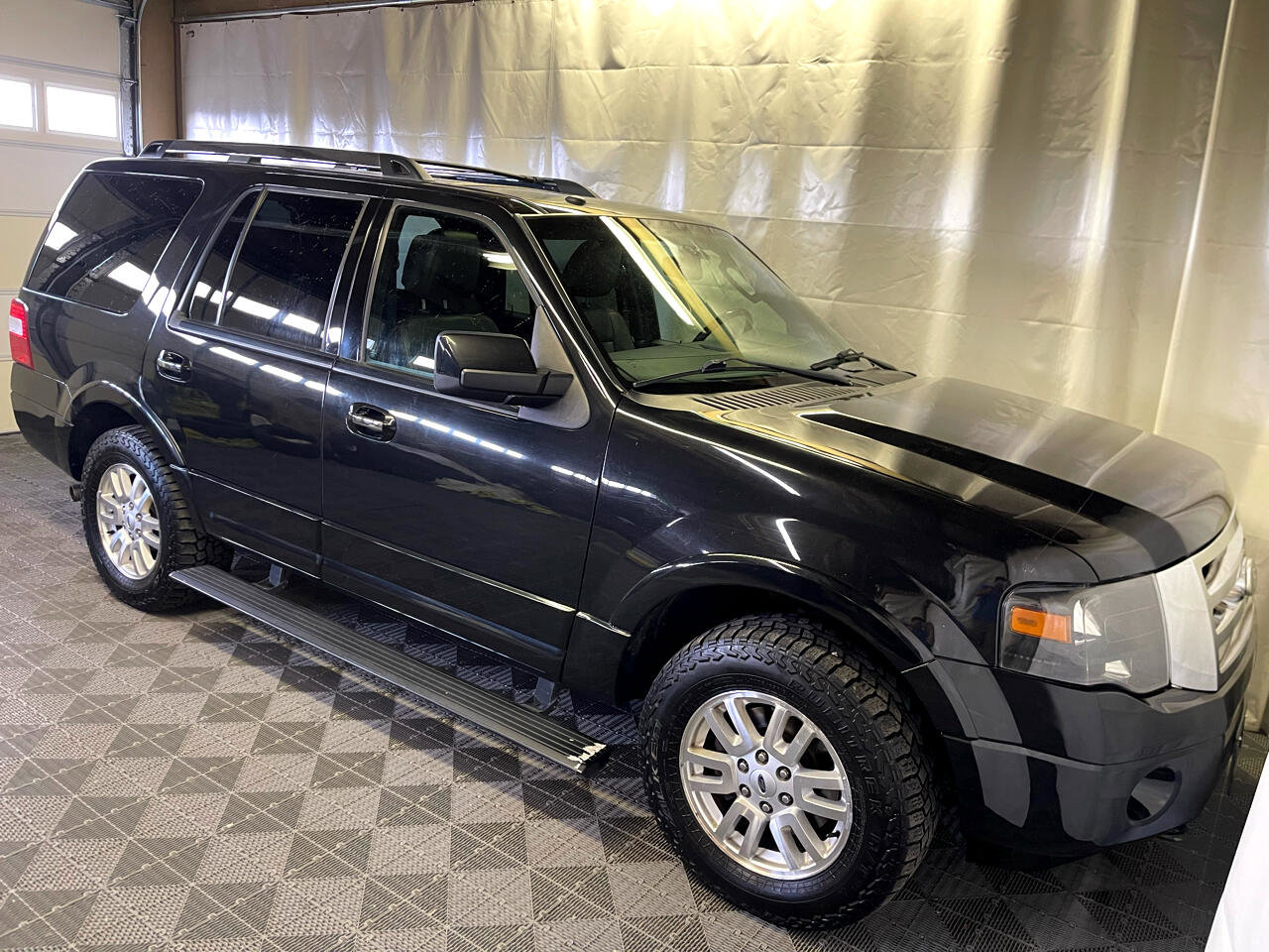 Used 2014 Ford Expedition Limited w/ Equipment Group 301A AWD/4WD image 8