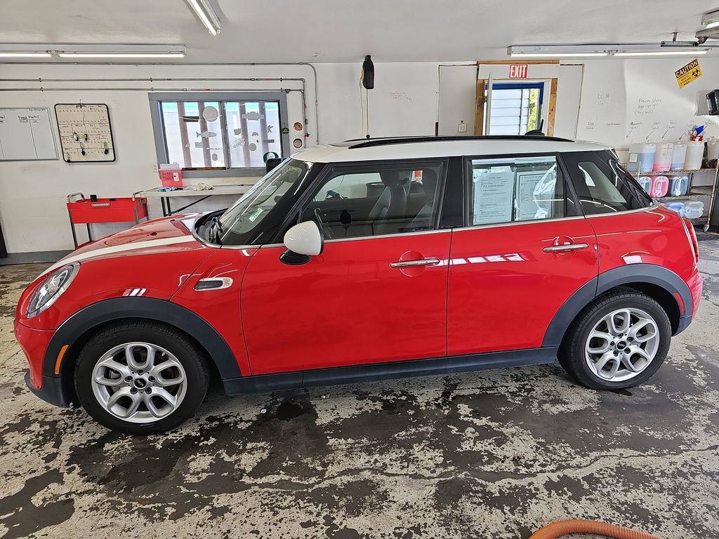 Used 2019 MINI Cooper 4-Door Hardtop w/ Premium Package FWD image 3