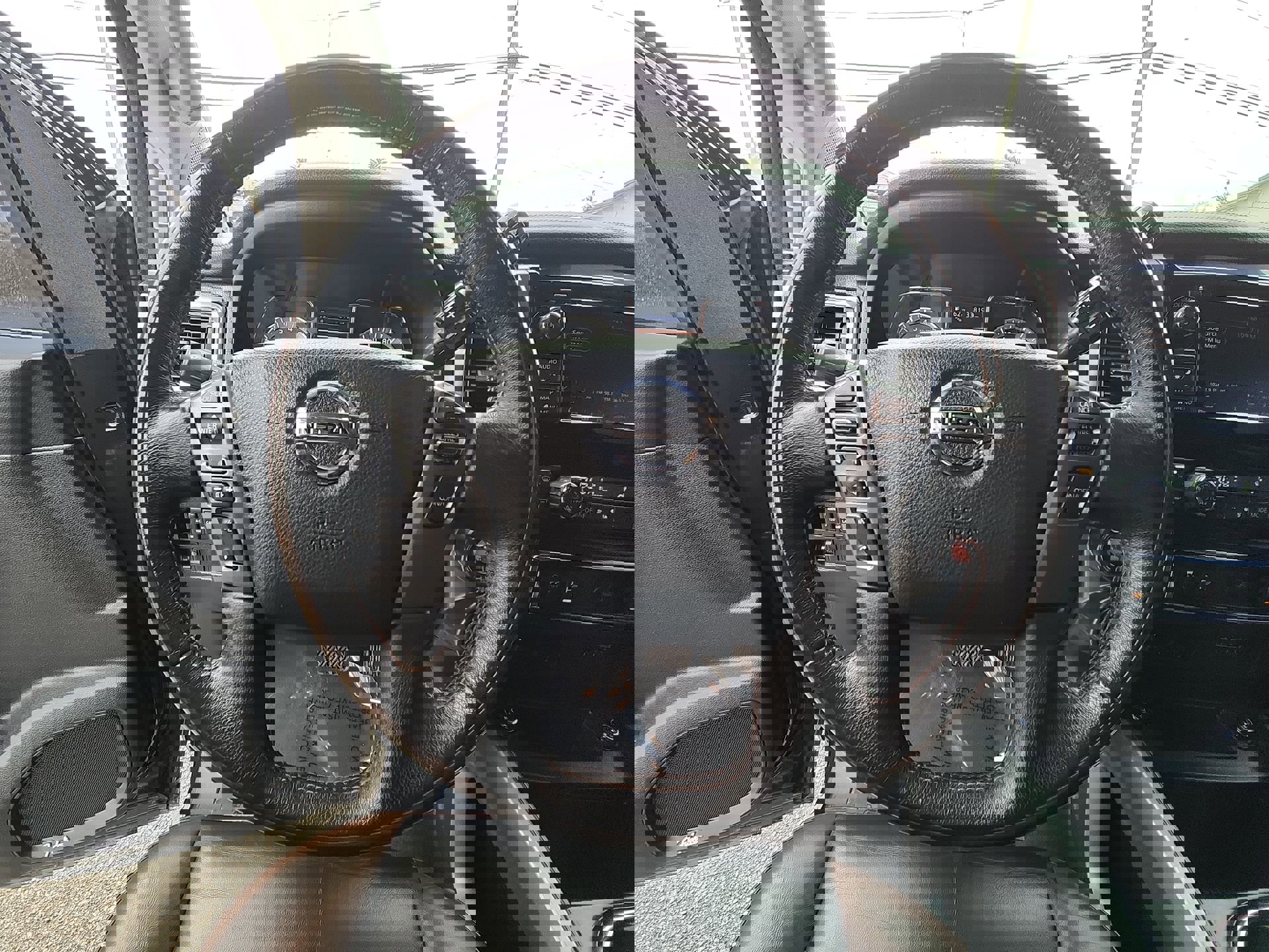 Used 2019 Nissan Titan Platinum Reserve image 11