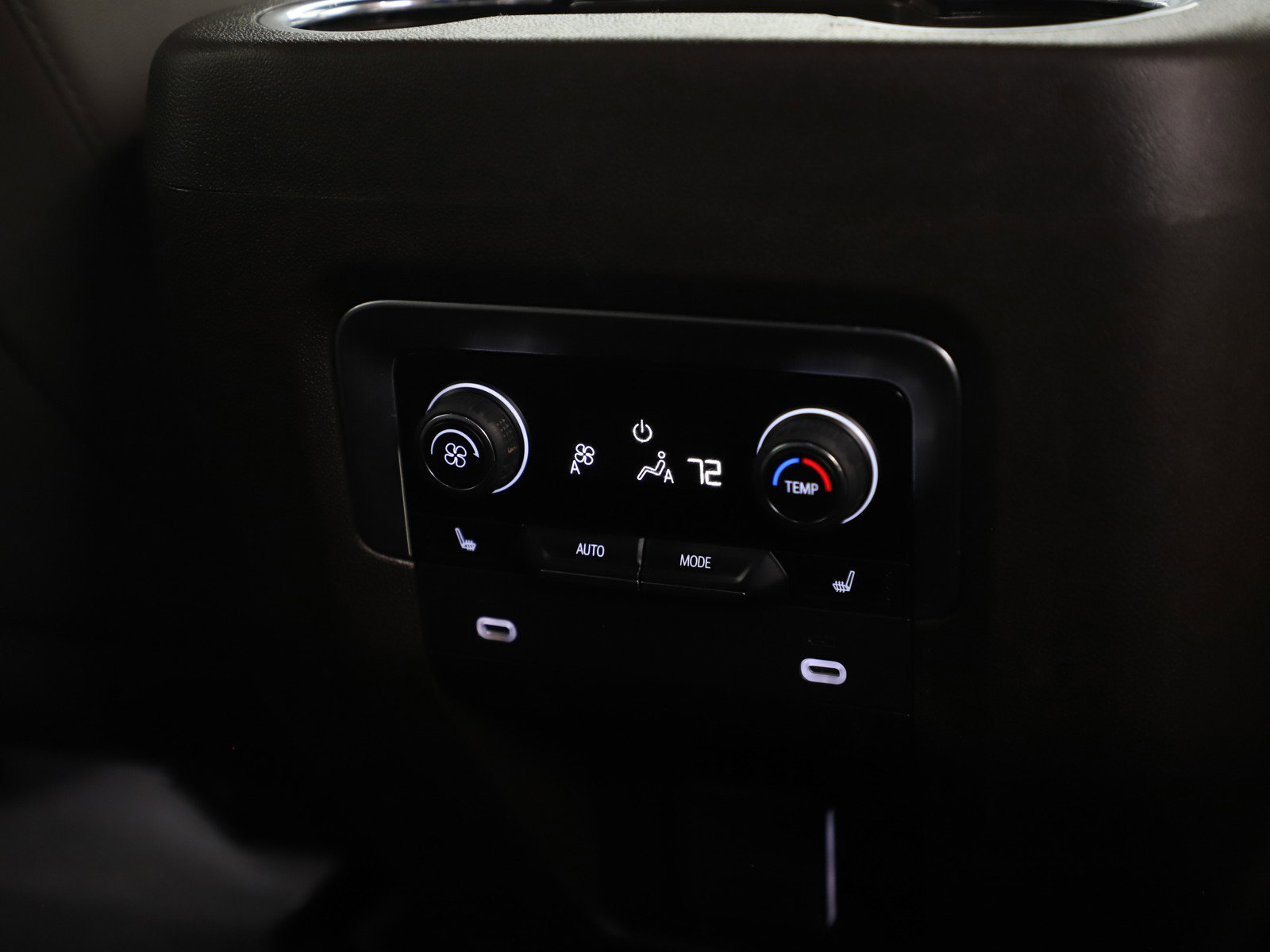 Used 2021 Chevrolet Tahoe Z71 w/ Z71 Off-Road Package AWD/4WD image 17