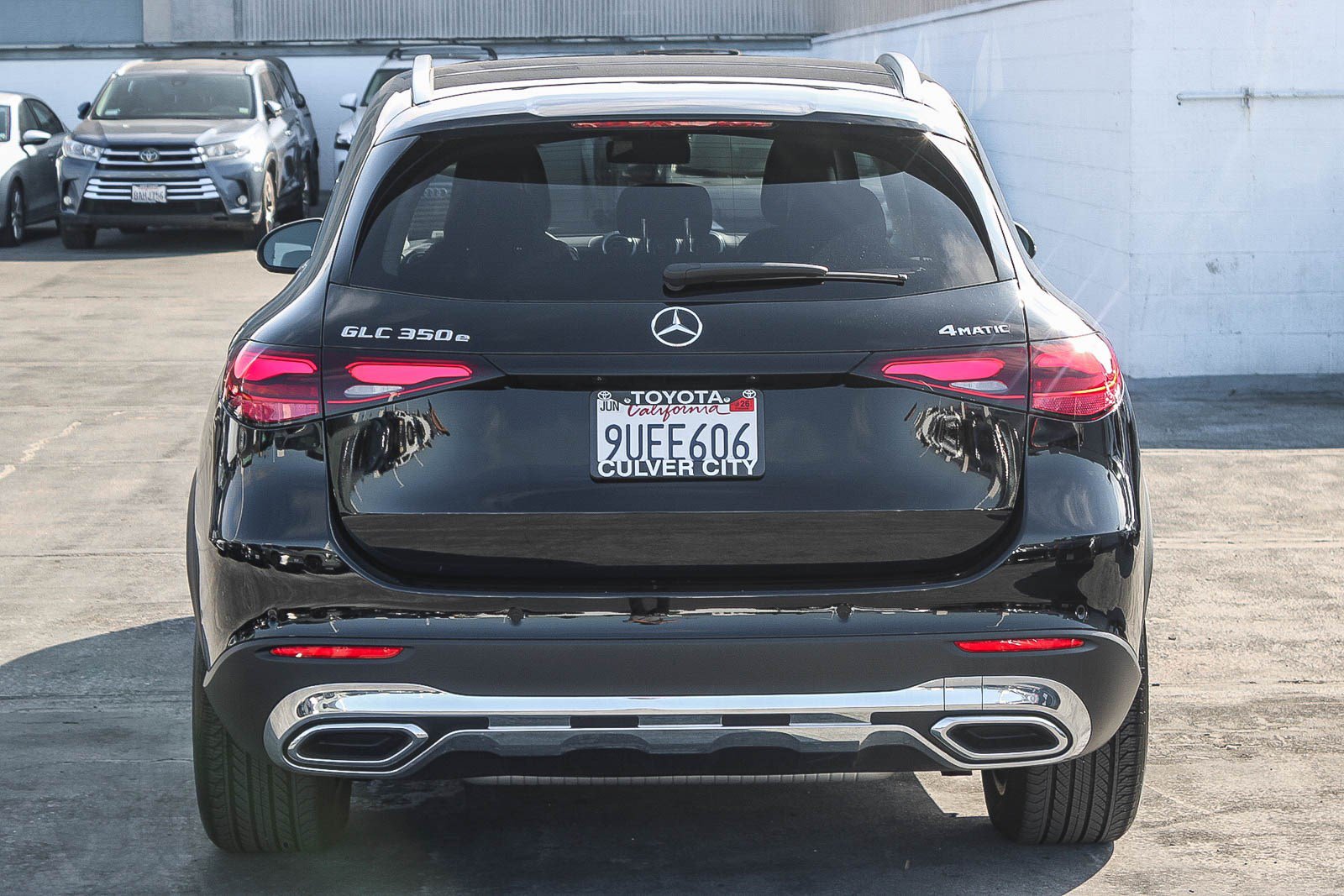 Used 2025 Mercedes-Benz GLC 350e 4MATIC image 8