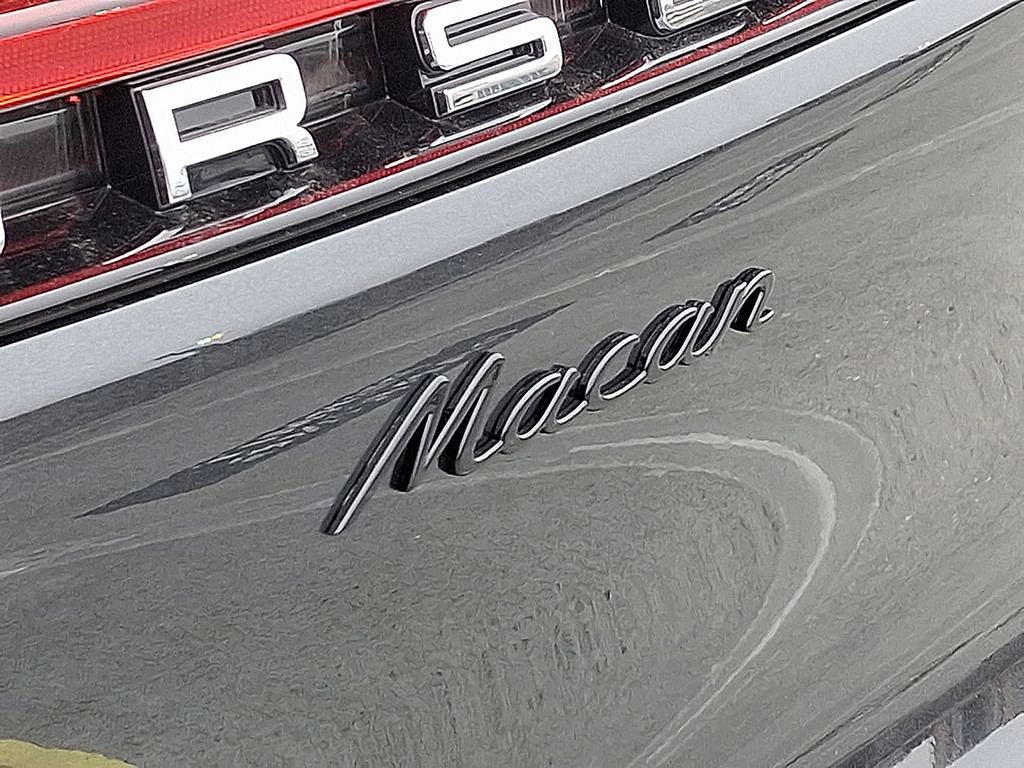 Used 2025 Porsche Macan image 28