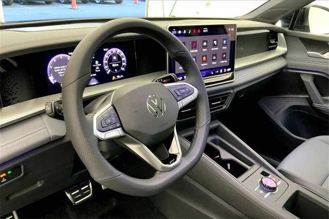 New 2026 Volkswagen Tiguan SE R-Line image 7