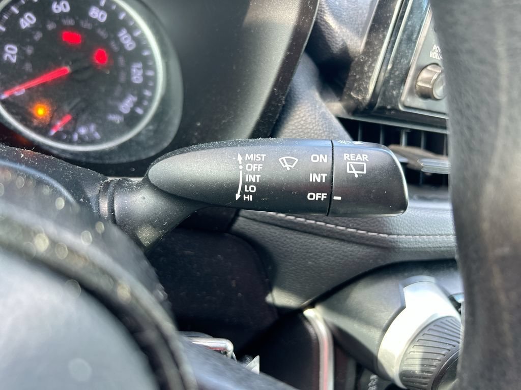 Used 2019 Toyota RAV4 LE FWD image 18