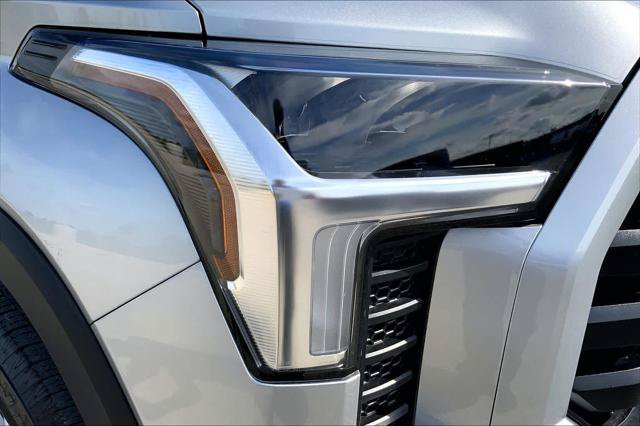 Certified 2025 Toyota Tundra SR5 w/ SR5 Premium Package AWD/4WD image 27